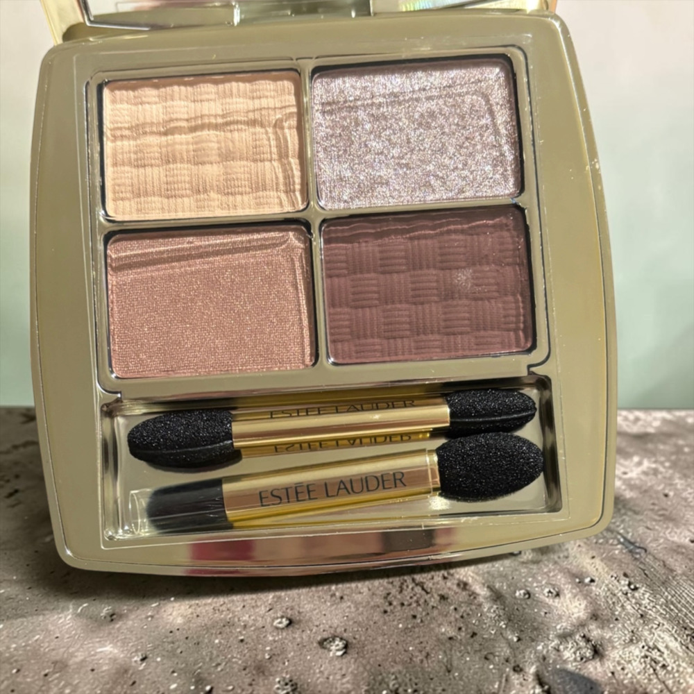 Estée Lauder The Essential Eyeshadow Quad in Power Brunch - Picture 5 of 9